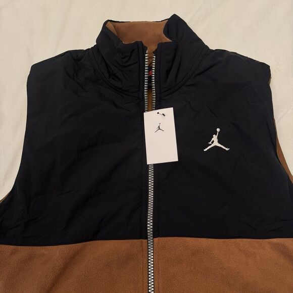 Air Jordan Essentials Winter Gilet Vest - Picture 12 of 15